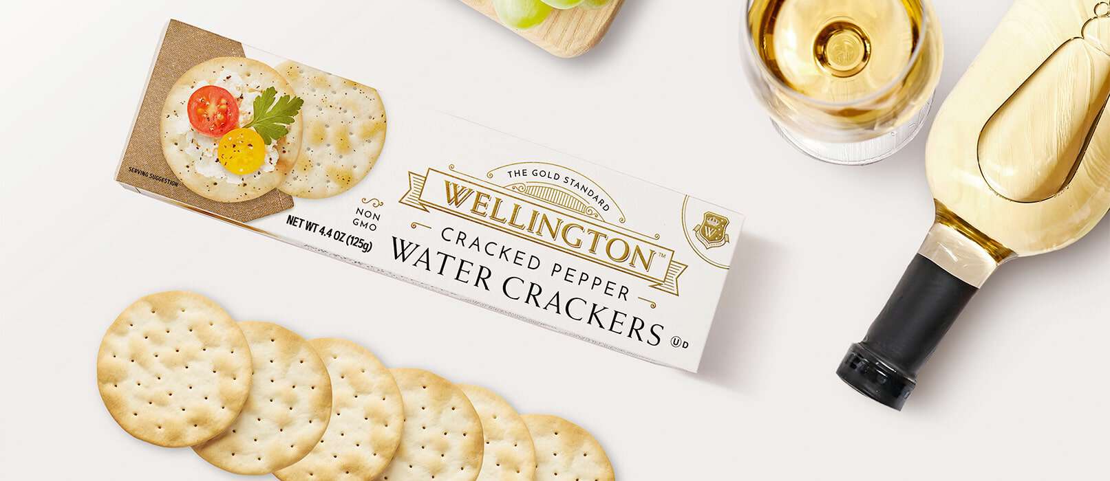 Cracked pepper water crackers