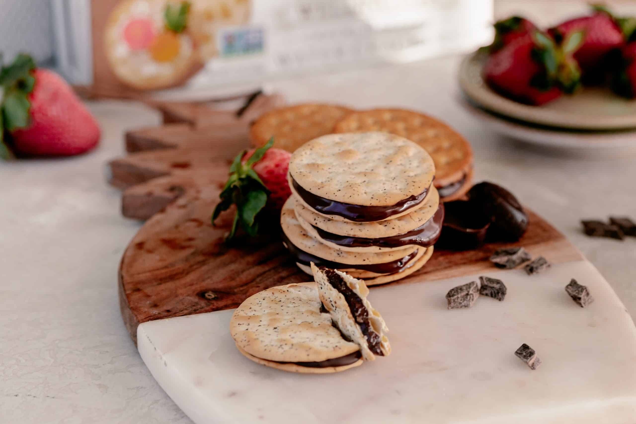 Chocolate Stuffed Crackers